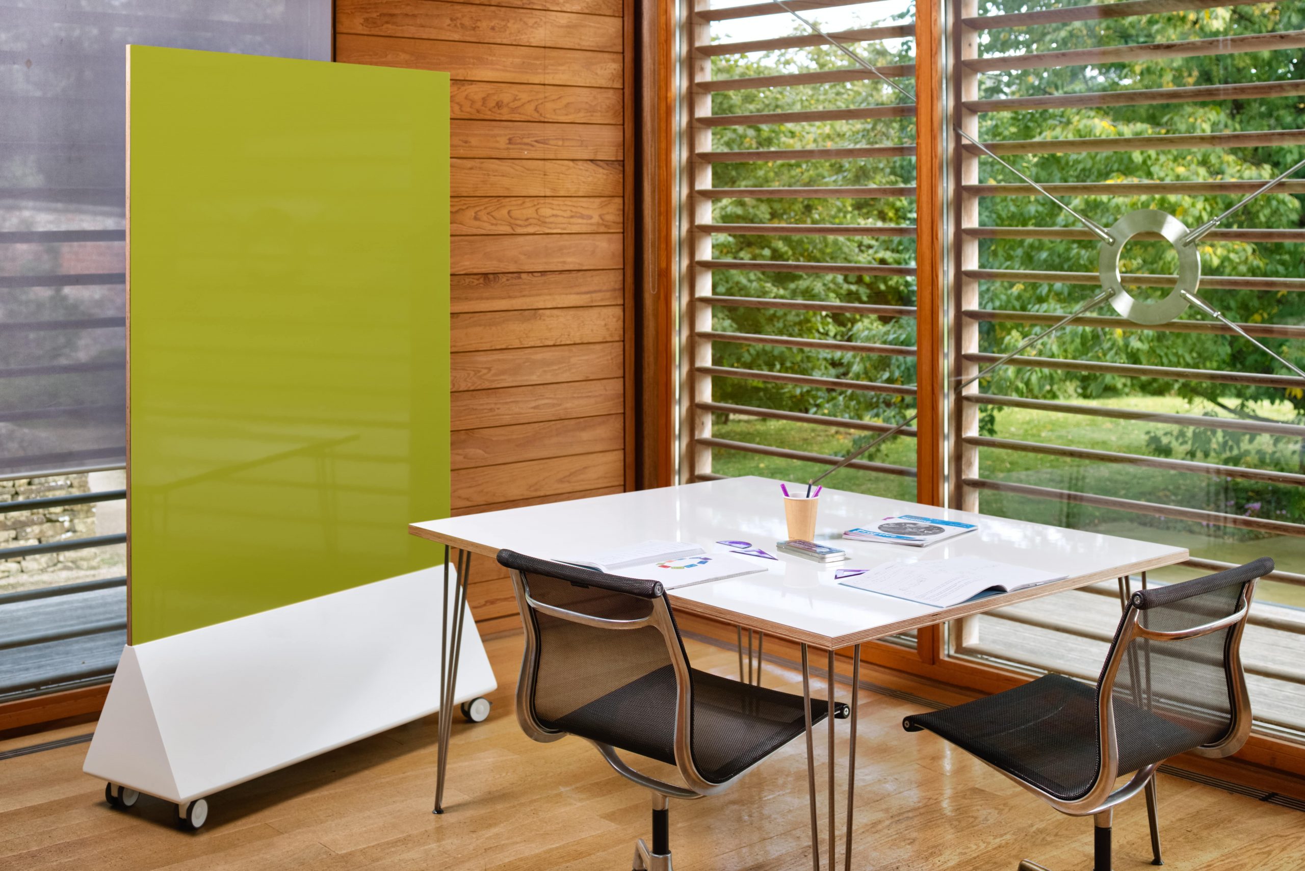 Freestander green dry wipe board