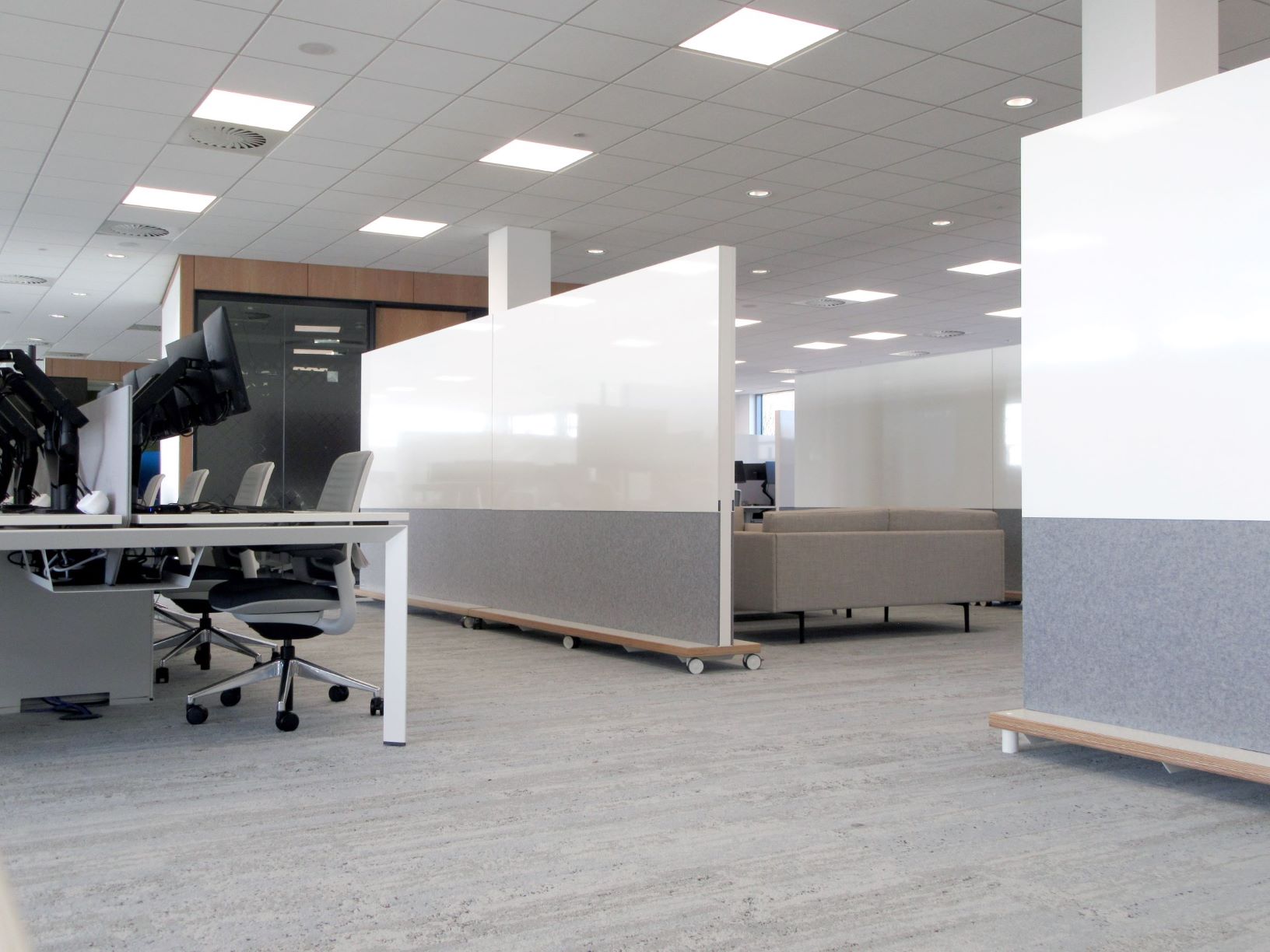 Screens to zone large office