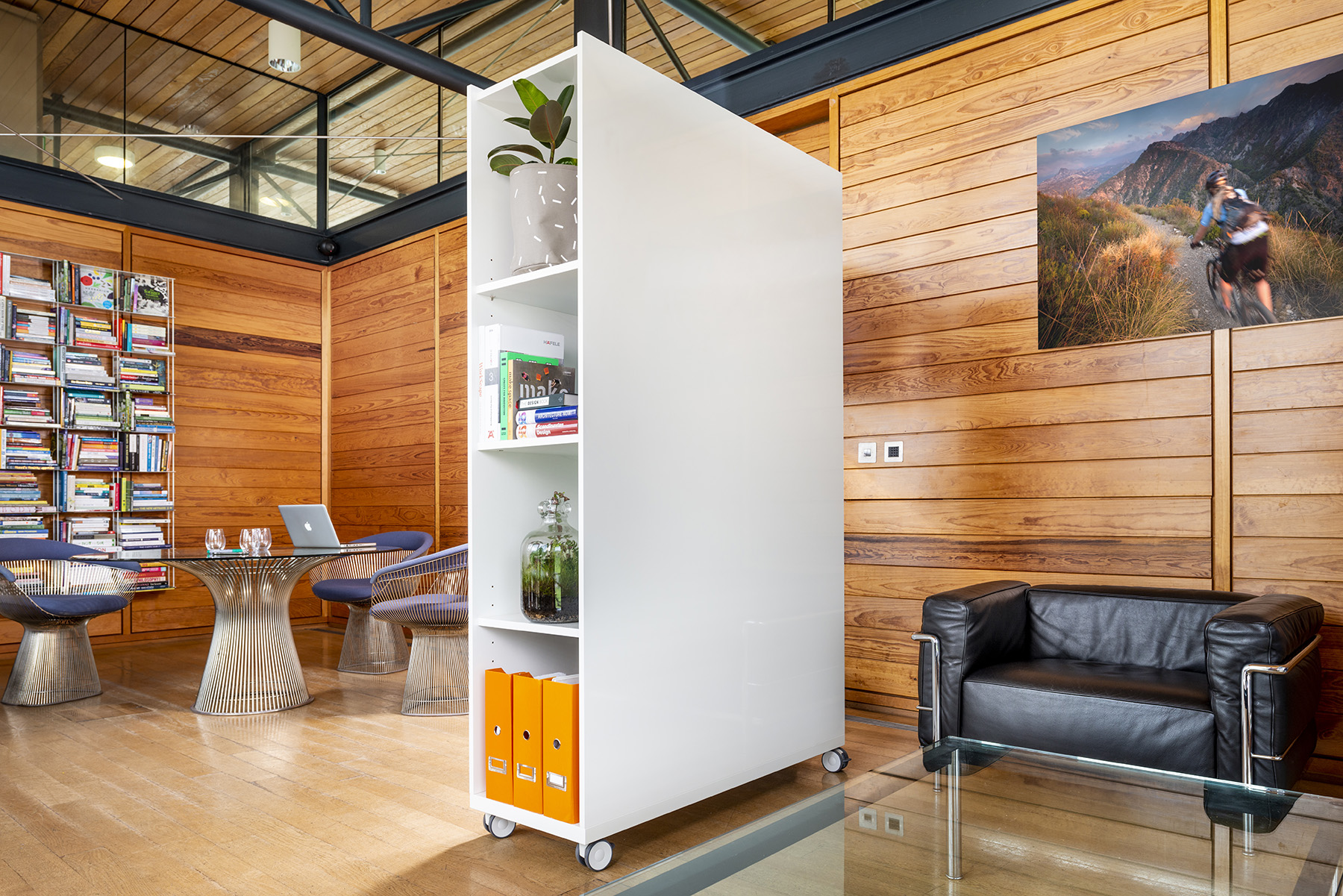 ThinkingWall Stor mobile storage wall with dry wipe surface