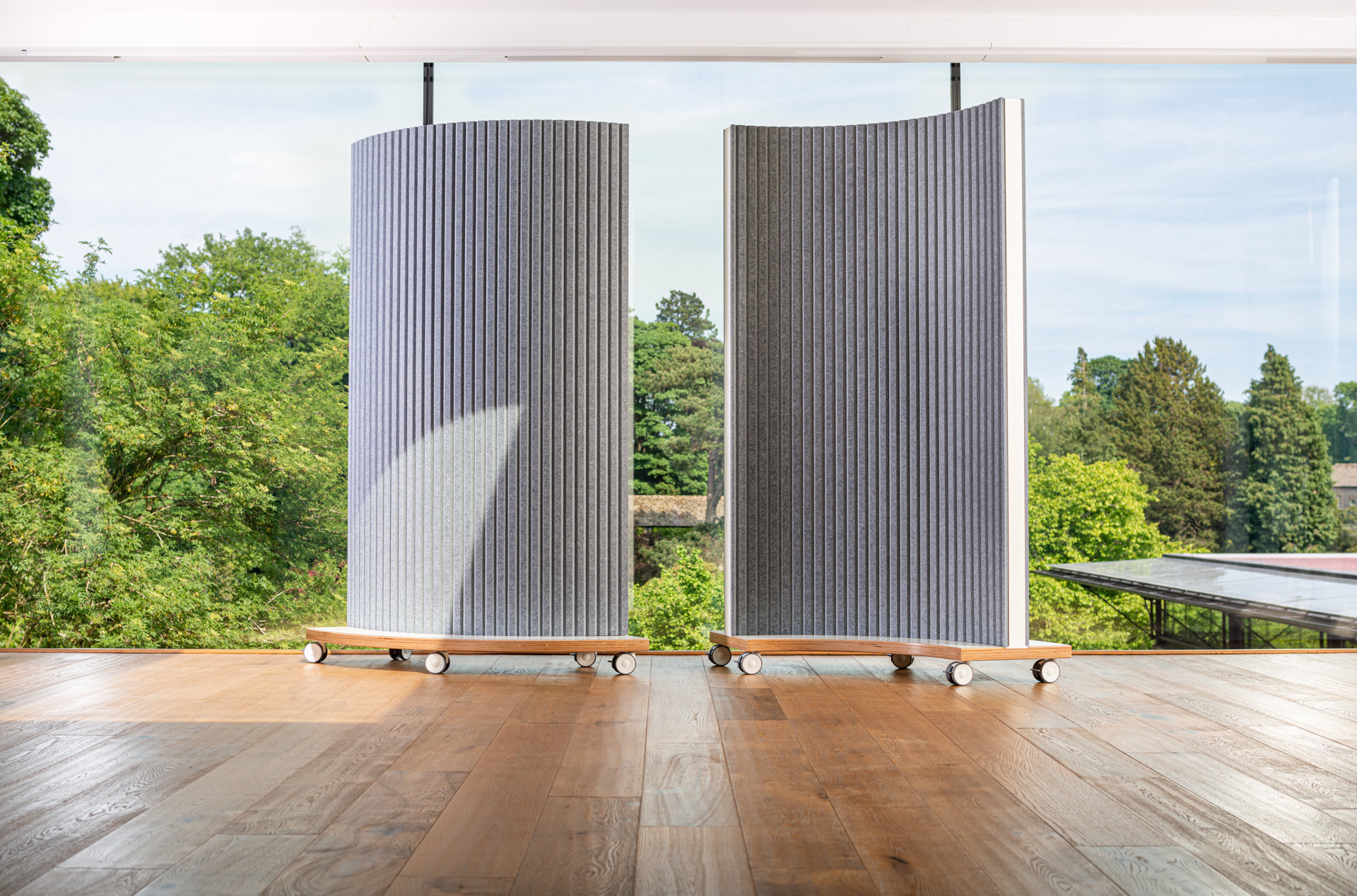 ThinkingWall curve wall on wheels with acoustic panel