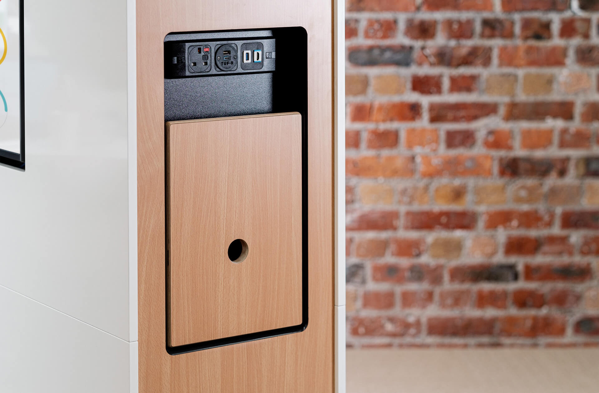 ThinkingWall AV Divider