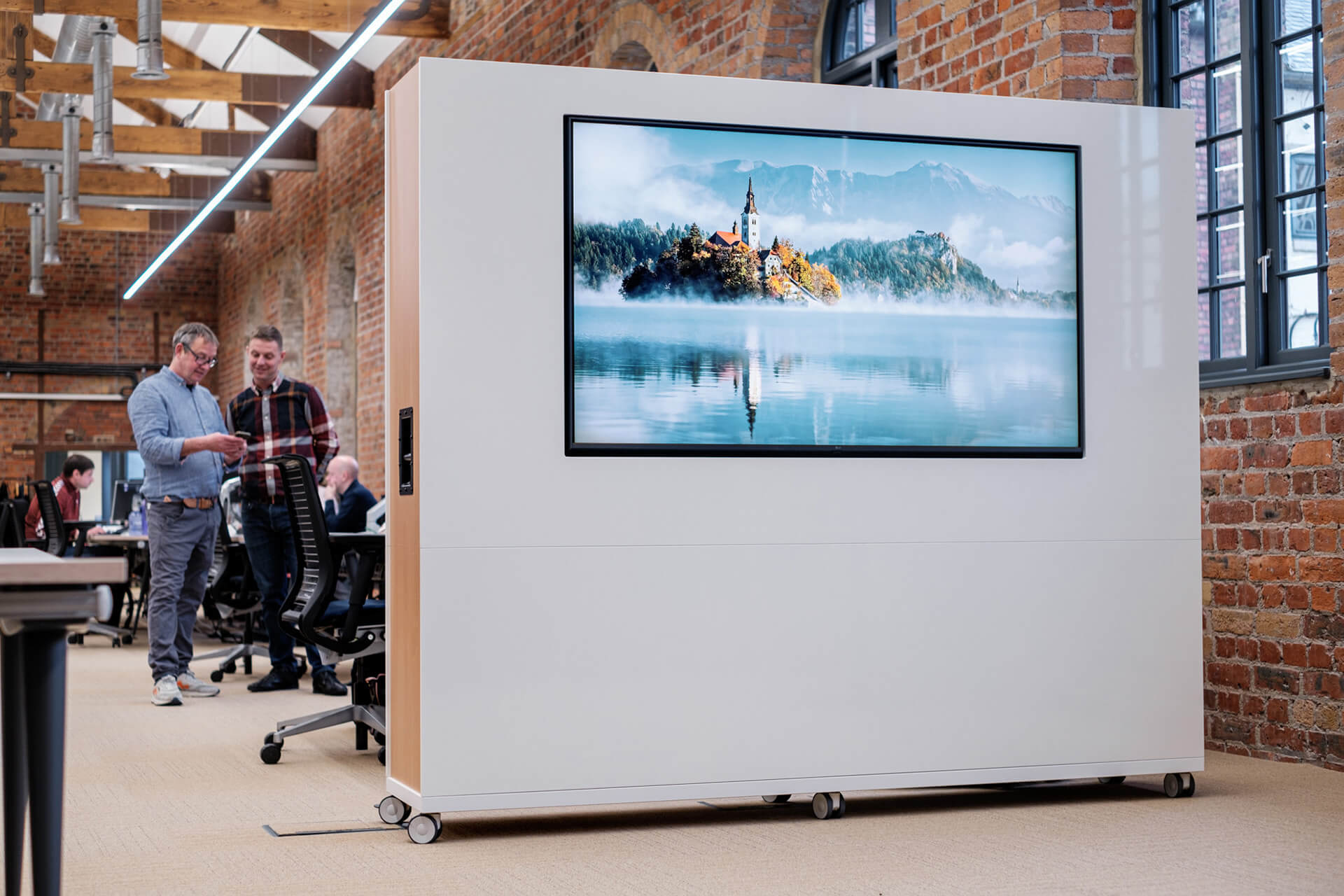 ThinkingWall AV Divider