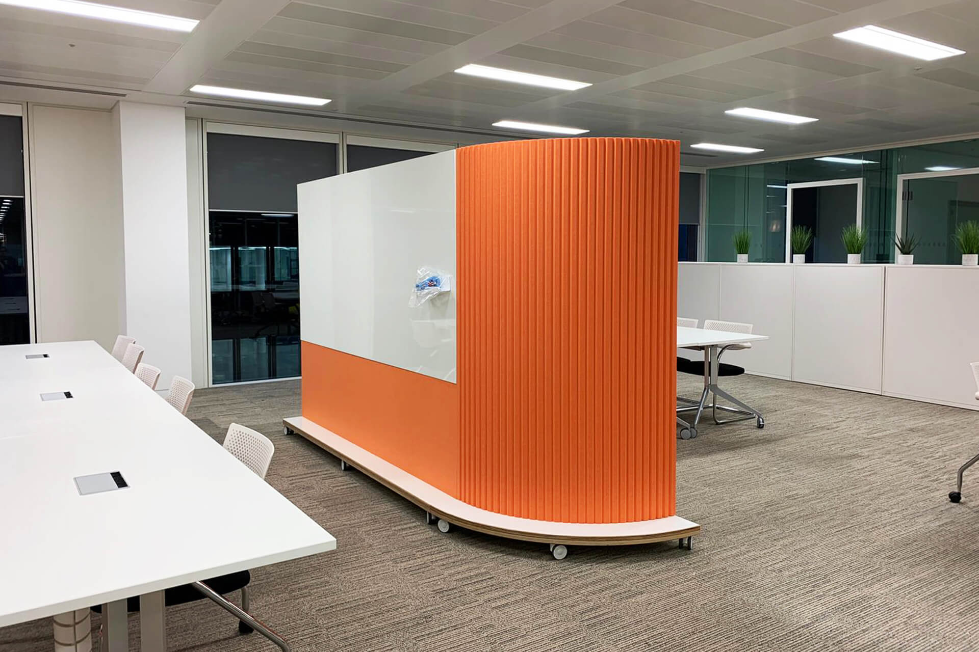 Coloured acoustic whiteboard screens 2