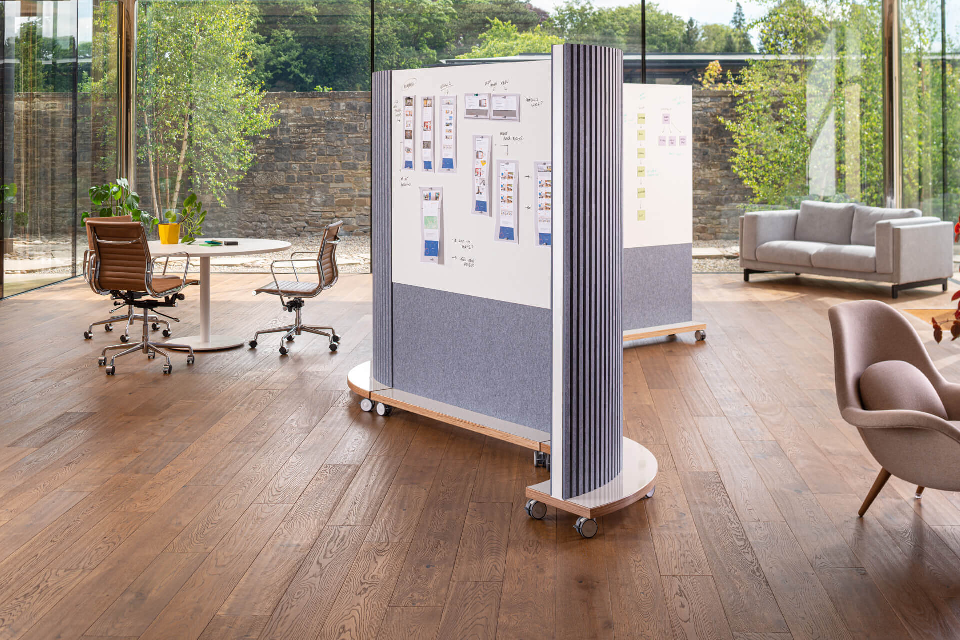 ThinkingWall S curve freestanding mobile wall replaces the static freestanding wall