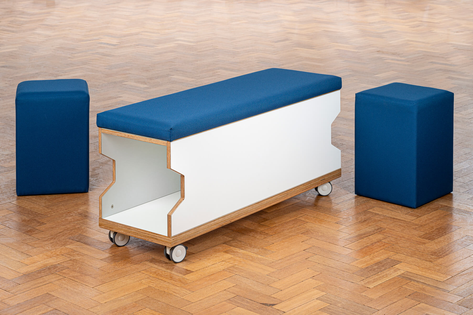 ThinkingWall mobile bench with removable stools