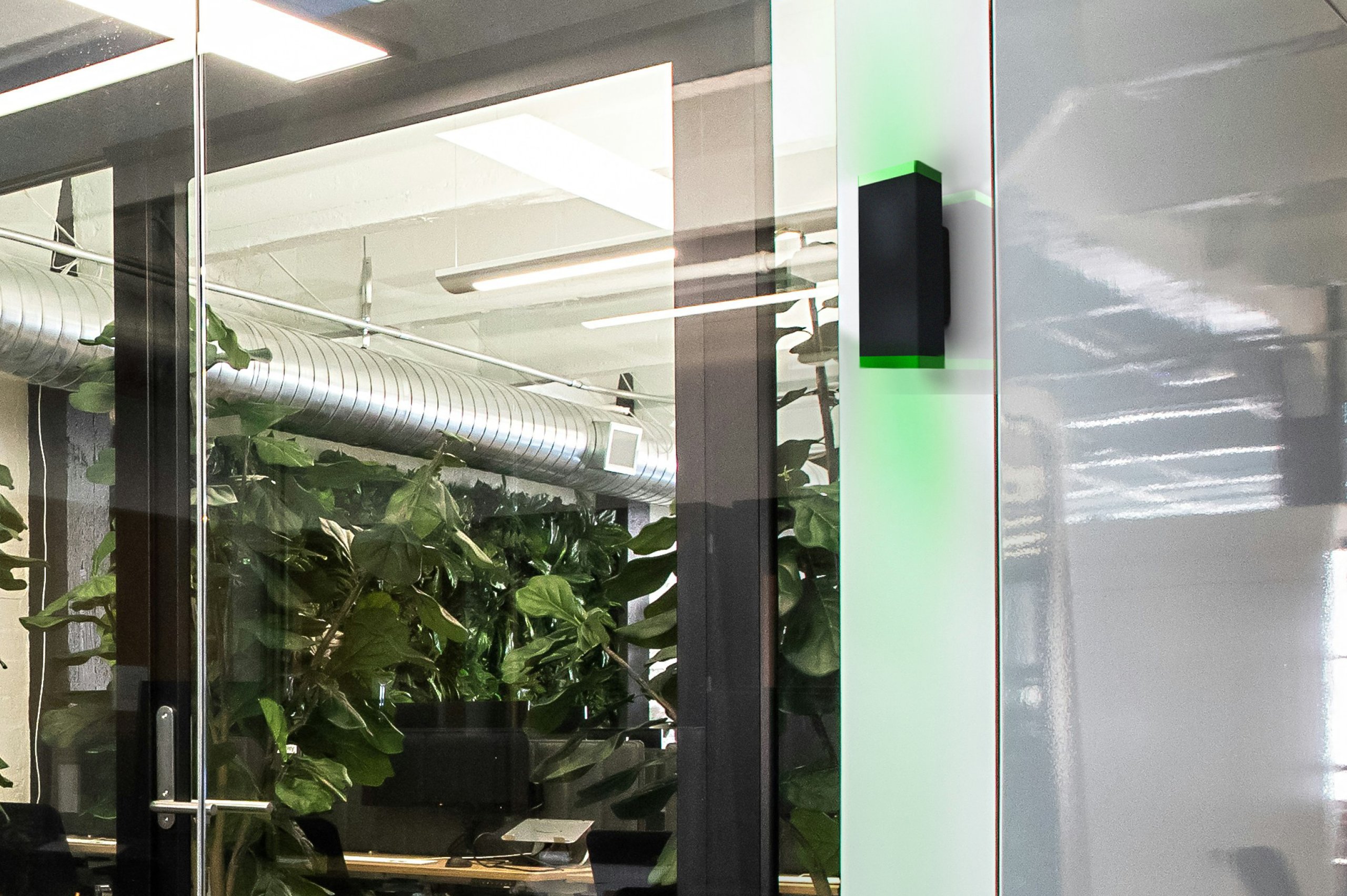 Occulights auto sensor light showing green when a room is available